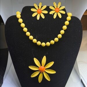 Estate Jewelry Set Clip On Earrings Brooch Necklace Yellow Floral 1960.